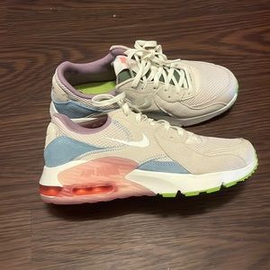 great condition and very comfortable!